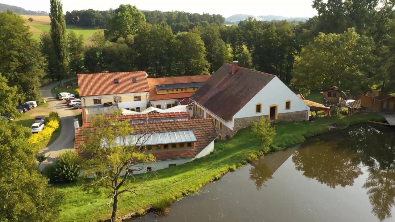 Jesenice  Viking Houses Strnadovsky Mlyn 아파트 외부 사진